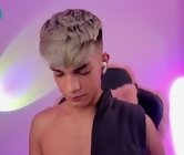 Noahh_th03's Live Gay Boy Cam Sex