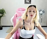 Cute_luucy's Live Teen Girl Cam Sex