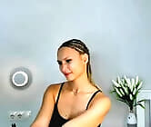 Flirtbubble's Live Cute Girl Cam Sex